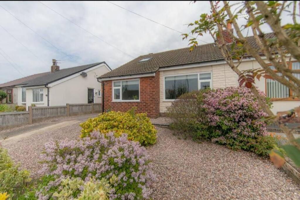 Recently Refurbished Home. Poulton-le-Fylde المظهر الخارجي الصورة